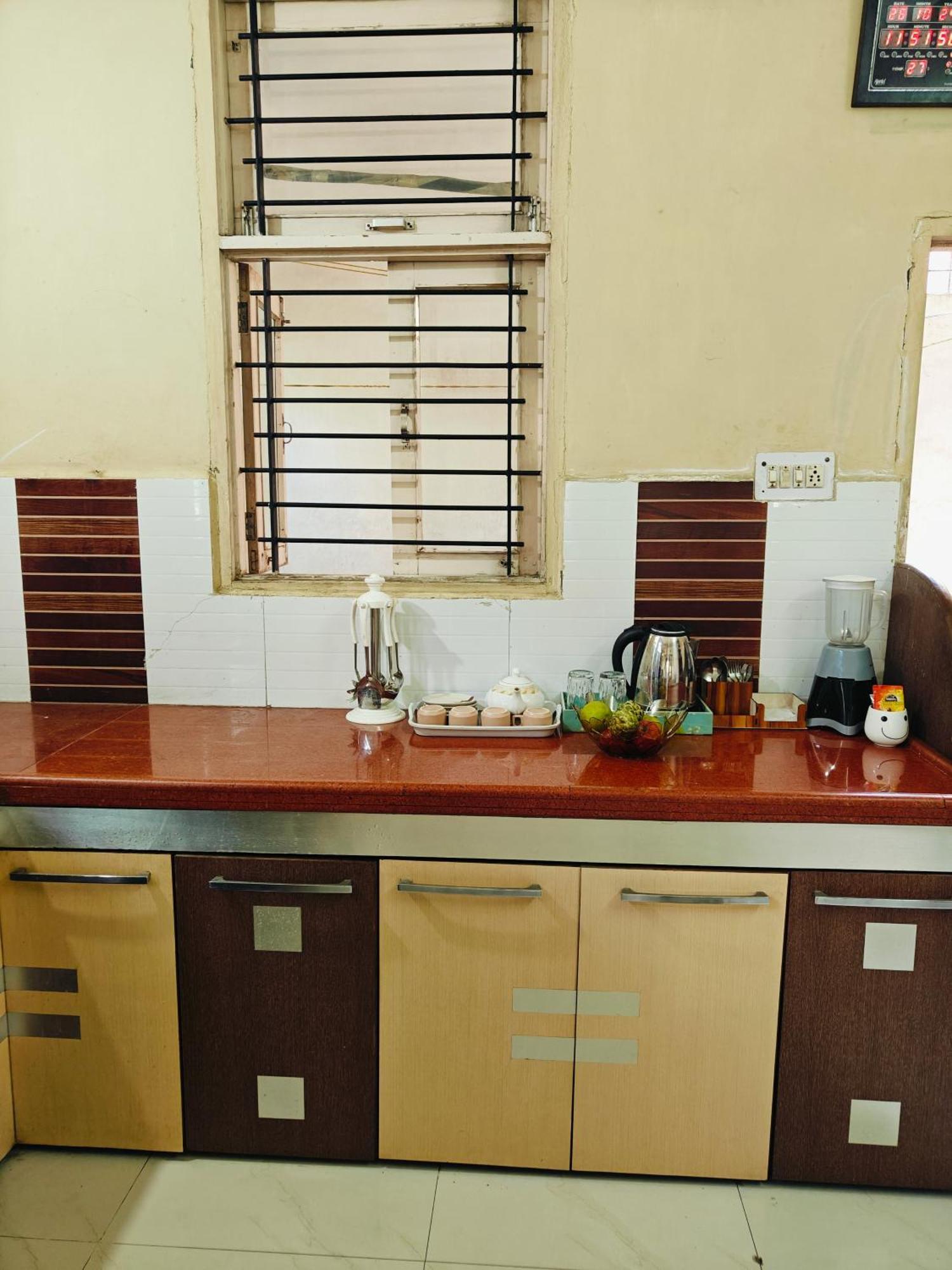 Ava Homestay Indore Esterno foto